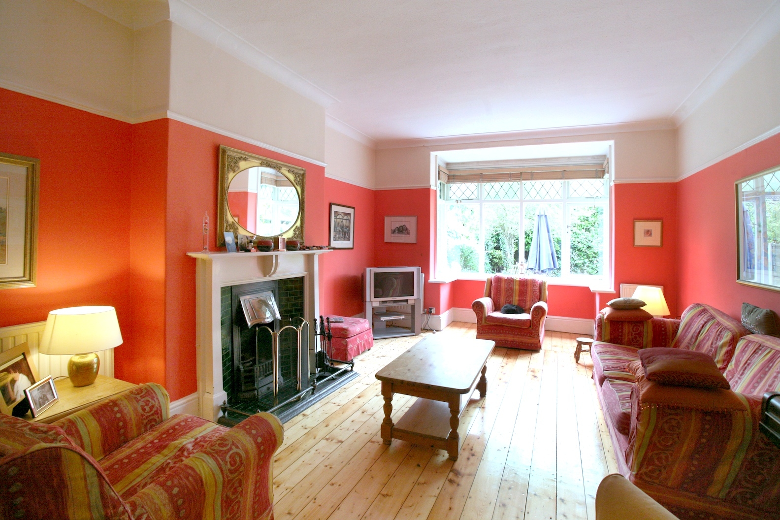 6 Gilbert Rd  001 - INT.JPG